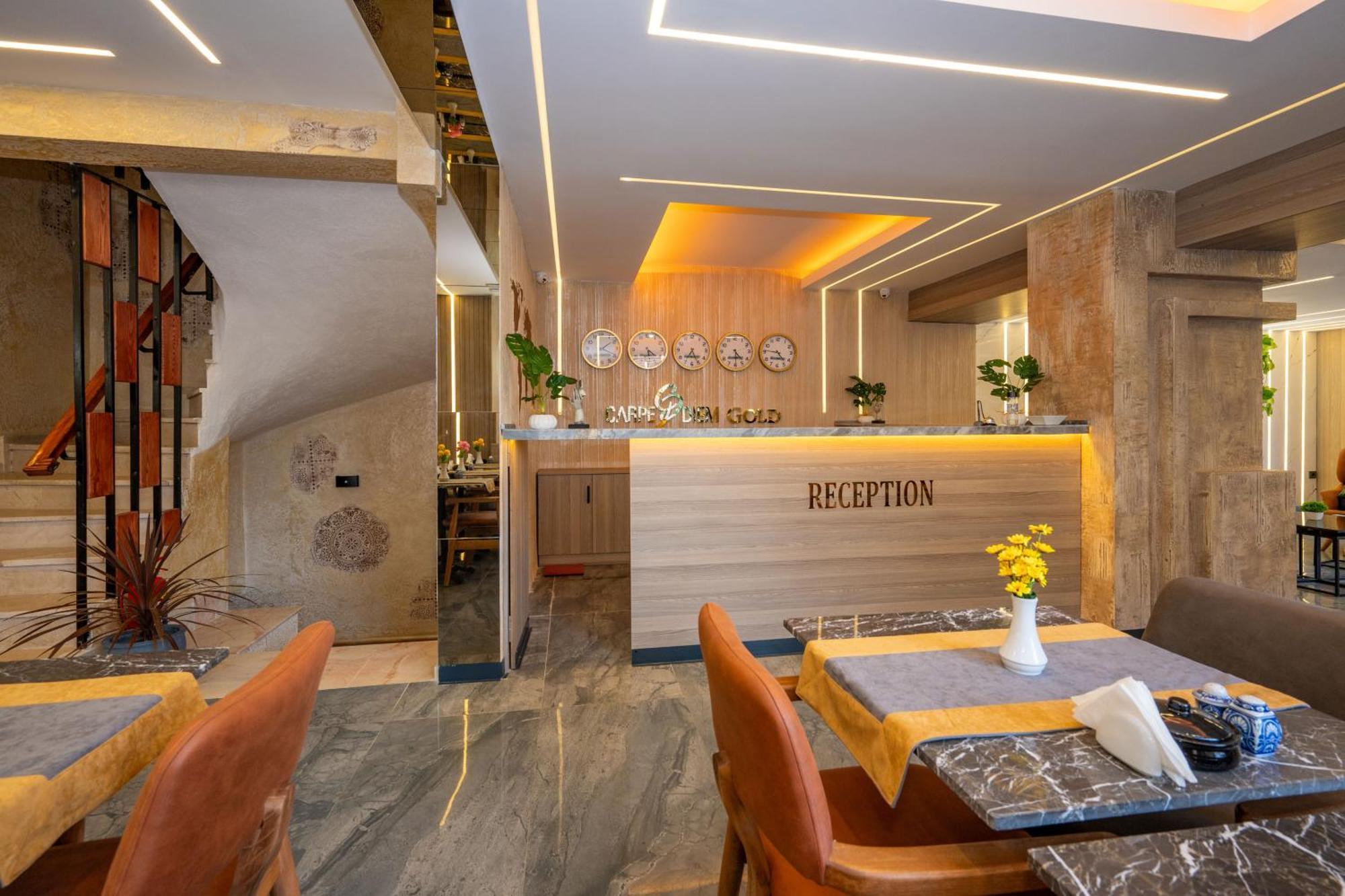 Otel Carpediem Gold คูซาดาซี ภายนอก รูปภาพ