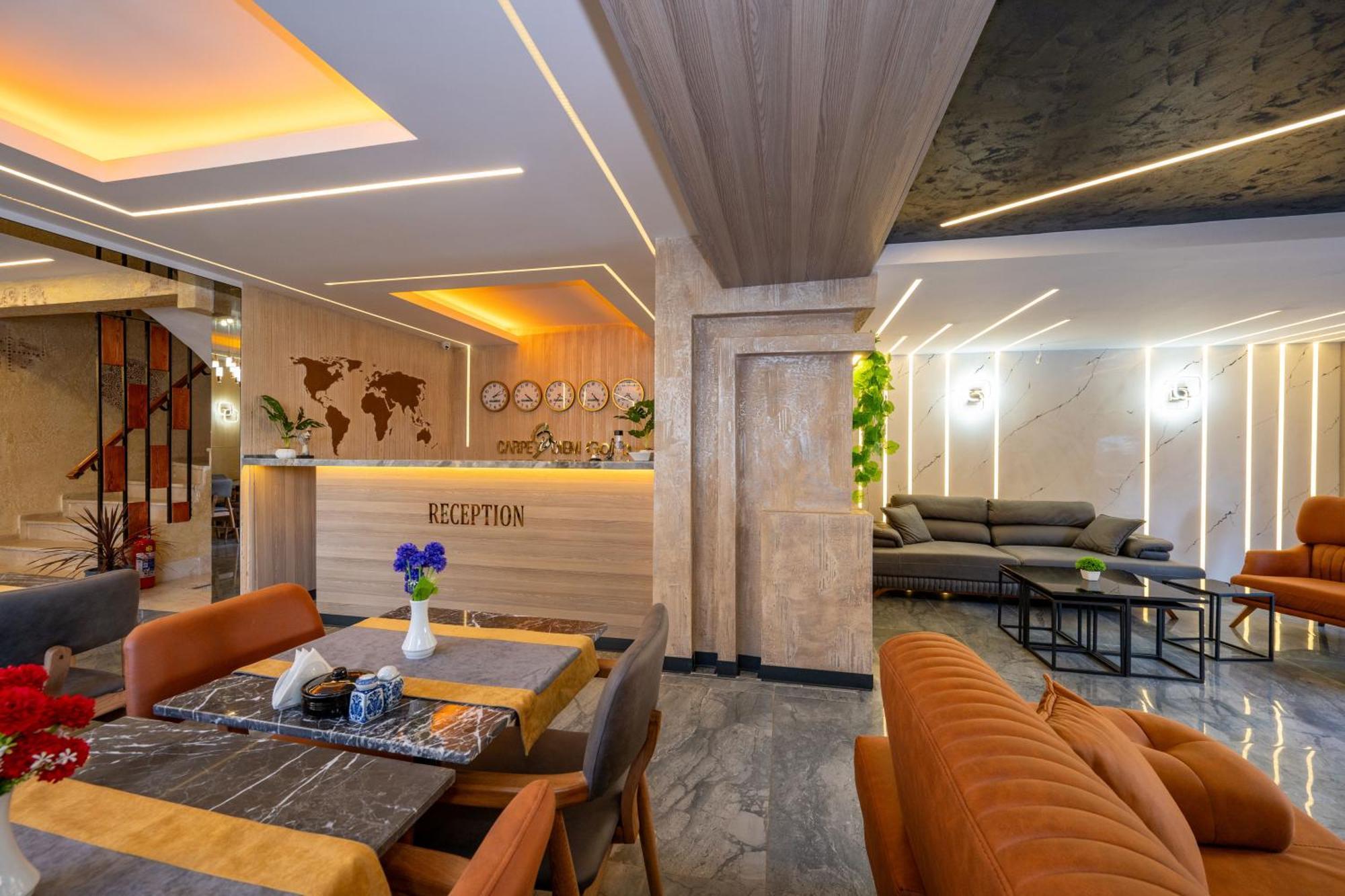 Otel Carpediem Gold คูซาดาซี ภายนอก รูปภาพ
