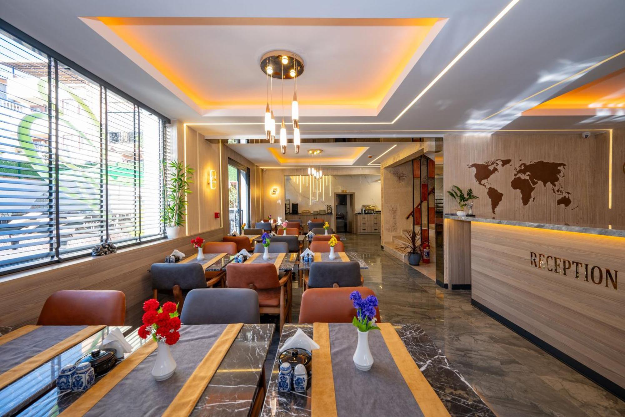 Otel Carpediem Gold คูซาดาซี ภายนอก รูปภาพ