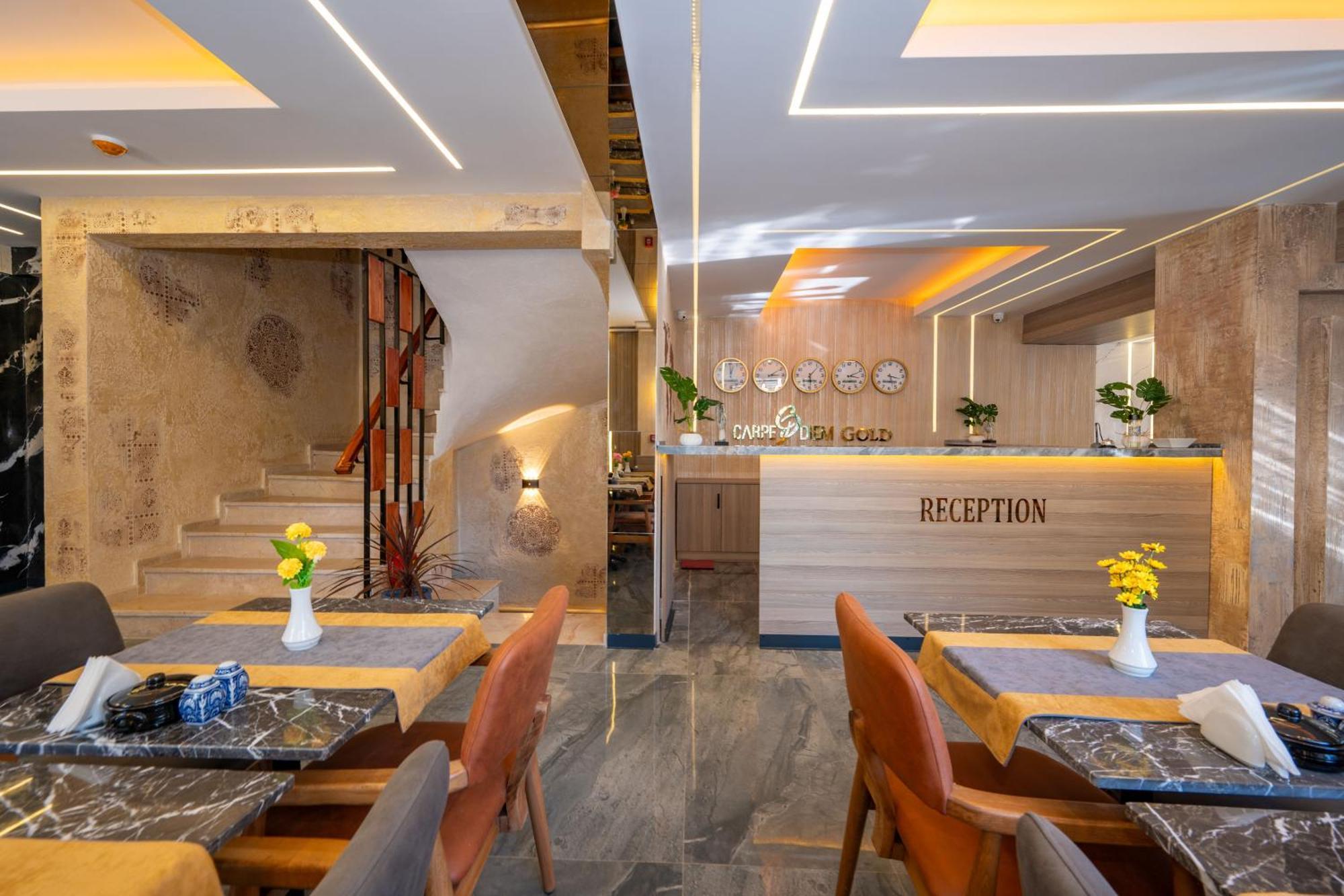 Otel Carpediem Gold คูซาดาซี ภายนอก รูปภาพ