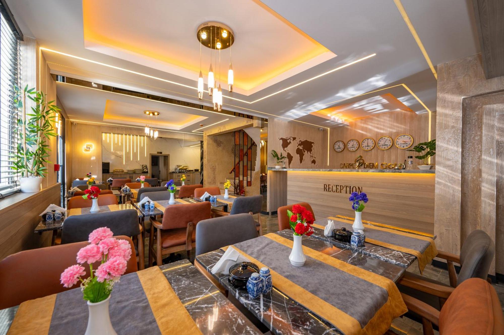 Otel Carpediem Gold คูซาดาซี ภายนอก รูปภาพ