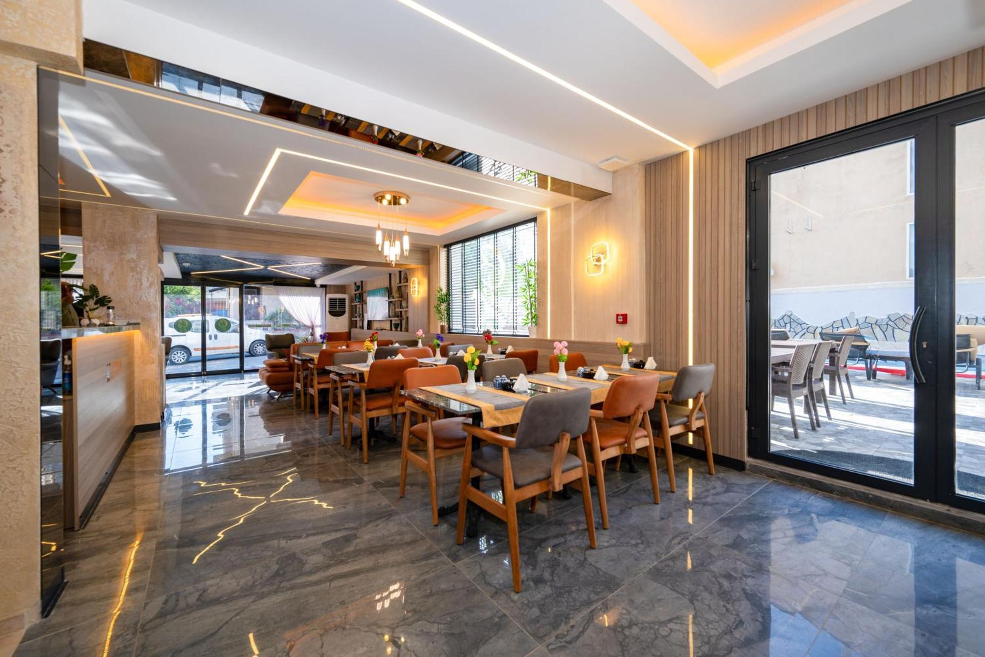 Otel Carpediem Gold คูซาดาซี ภายนอก รูปภาพ